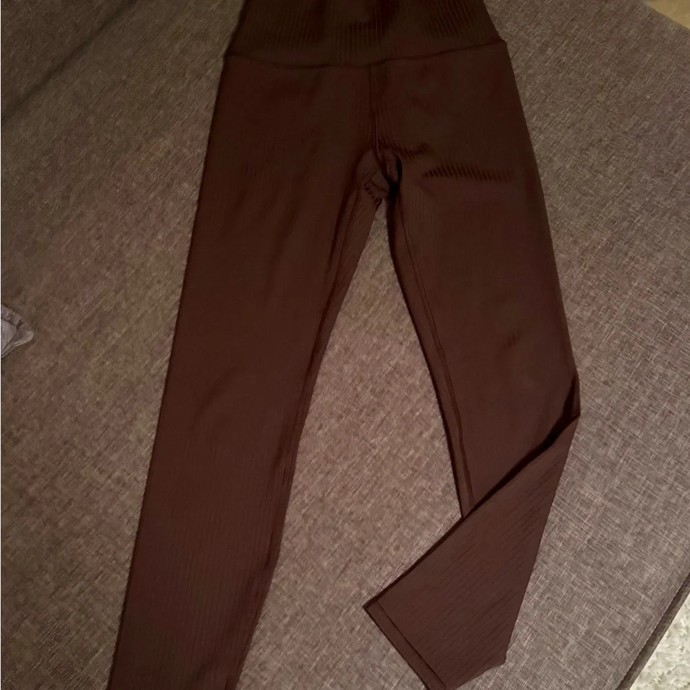 VUORI Inversion Rib Legging - Picture 5 of 6